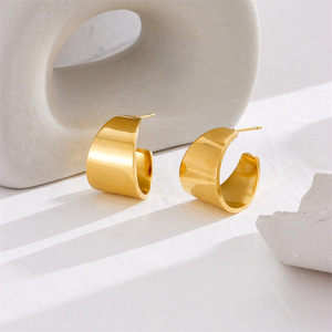 European American Minimalist C Shape Gold Stud Earrings Geometric Design Fashion Jewelry - Product Image 3