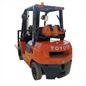 Chariot élévateur à fourche Toyota d'occasion de 3 tonnes, GPL, à bas prix, chariot élévateur à fourche hydraulique Toyota de 3 tonnes, essence/GPL - Product Image 1