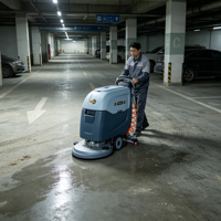 Autolaveuse industrielle autotractée à batterie pour le nettoyage des parkings souterrains