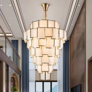 Grand lustre moderne de luxe avec abat-jour carrés en tissu blanc, lampe suspendue artistique LED en forme de goutte de pluie à fixation au plafond - Product Image 2