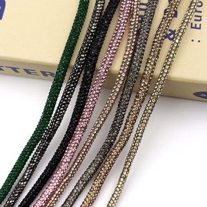 Al por mayor: Cuerdas y correas de pedrería, Nueva Colección, Tubo de pedrería para la parte superior de sandalias de mujer, Cordones para zapatos - Product Image 4
