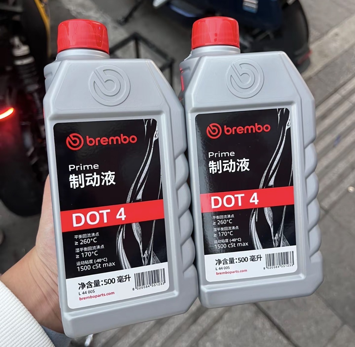 Brembo Original DOT4 Brake Fluid 1L | ≥260℃ Dry Boiling Point | Anti-Vapor Lock Brake Parts Image 3