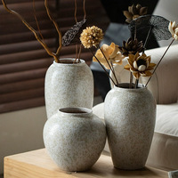 Vase à fleurs décoratif en céramique minimaliste moderne fait main de Jingdezhen pour la maison, le salon, le bureau ou l'entrée