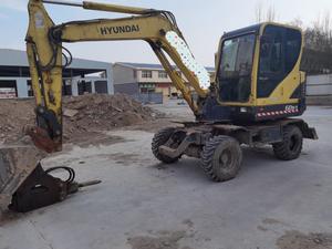 Pelle multifonction sur chenilles originale de la Corée Hyundai 60-9 Hyundai à haut rendement en bon état en vente - Product Image 4