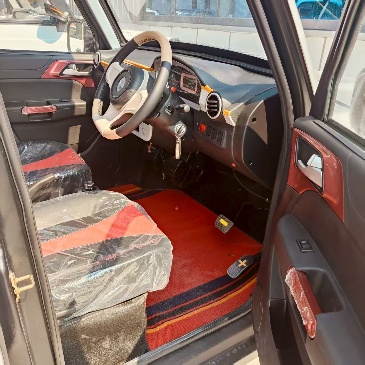 TK300 Mini Electric Car - 5-Seater New Energy Vehicle with 401-500km Range