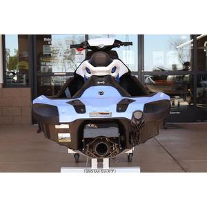 Jet ski Sea-Doo 3 places 2026 avec moteur Rotax 900 4 temps 115-150 CV, système audio, fibre de verre, jauges numériques et pack commodité - Product Image 4