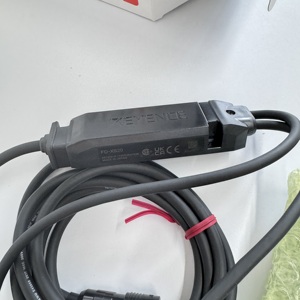 Capteur de débit micro à fixation par pince KEYENCE FD-XS20 |   Non-invasif, 20 L/min pour contrôleur de la série FD-X, IP67 FD XS20 - Product Image 5