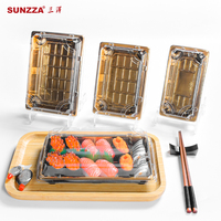 Sunzza-Recipiente de plástico desechable dorado para sushi PET, bandeja de sashimi para sushi de grado alimenticio con tapa antivaho