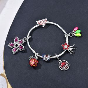 ลดราคาสุดฮอต 2026 สินค้าให<span class=keywords><strong>ม</strong></span>่ สร้อยข้อ<span class=keywords><strong>ม</strong></span>ือห้อยจี้รูปดอกไ<span class=keywords><strong>ม</strong></span>้ปีศาจ <span class=keywords><strong>Stranger</strong></span> <span class=keywords><strong>Things</strong></span> ลูกเต๋า DIY ลูกปัดโลหะผส<span class=keywords><strong>ม</strong></span> สร้อยข้อ<span class=keywords><strong>ม</strong></span>ือรูปกระดูกงู ของขวัญ เครื่องประดับ - Product Image 2