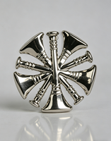 Insignia Metálica Personalizada 3D con Forma de Trompeta de Bombero / Trompeta Antigua de Aleación de Zinc, Chapada en Oro/Níquel Tradicional, Impresa con UV