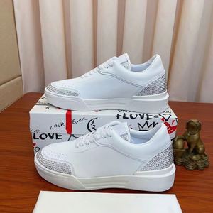 Zapatos de Lujo de Diseño 2026 - Zapatos Deportivos Blancos con Incrustaciones de Diamantes para Hombre - Zapatos de Skate Estilo Walking para Mujer - Product Image 1