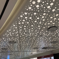Plafond en métal expansé de luxe en aluminium, design personnalisé, avec caractéristiques ignifuges et imperméables, garantie 5 ans pour l'entrée d'un hôtel