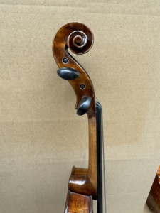 4/4 , 1/2 ,3/4 violon fait à la main dos en érable massif table en épicéa pont de cordes en nylon prêt à jouer un son doux - Product Image 6