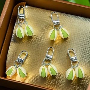 Colgante de resina con simulación de pistacho, llavero hecho a mano, colgante para bolso, estilo coreano, regalo lindo - Product Image 1