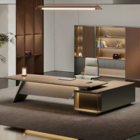 Scrivania Direzionale in Legno Ecologico di Lusso con Striscia LED, Dimensioni Personalizzabili, Design Moderno, Garanzia di 5 Anni