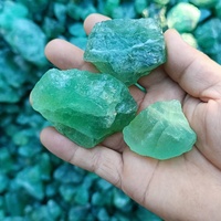 Bracelet en cristal naturel de fluorite verte polie avec motif animalier gravé pour la guérison, le thème de l'amour et les objets de collection artistiques