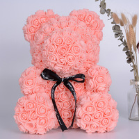 Ourson en roses romantiques avec fleurs décoratives, 40cm, fausses fleurs, pour un mariage