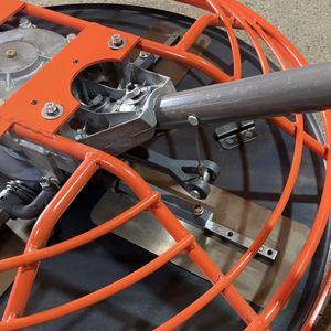 Paleta eléctrica de carretera de hormigón de alto rendimiento para caminar detrás de la superficie del suelo paleta eléctrica hecha a mano en China - Product Image 3