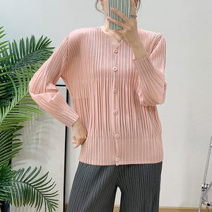 Blusa Plisada Tejida Informal de Primavera Verano para Mujer de Miyake, Cuello Redondo, Ecológica, Transpirable, Teñida Lisa, 2 Piezas - Product Image 1