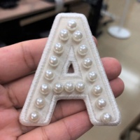 Hesus DIY Appliques de lettres A-Z en perles, brodées à la main, thermocollantes, en tissu velours et PVC, pour vêtements de mariée et chapeaux, 7 jours