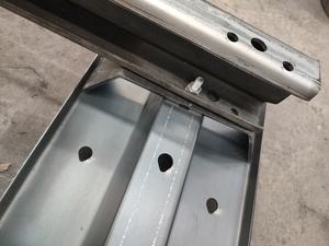 מותאם אישית q235b פלדה כביש רכבת בטיחות מגן רכבת עם משטח מגולוון חם טבל - Product Image 3