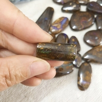 Super beau sol australien Boulder opale opale de feu cristal naturel poli pendentif marron divers bijoux Cabochon en pierre en vrac