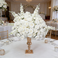 Boules de fleurs artificielles roses bleues et blanches réalistes faites à la main les plus populaires pour centres de table de mariage et décorations de fond