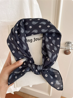 Hete Aanbieding Klassiek Patroon Aangepast Logo Formaat Katoen Multifunctionele Aangepaste Ontwerp Bandana Sjaal Zakdoek Halsversiering