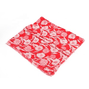 57/58 "Tissé Polyester Léger En Mousseline De Soie Tissu Avec Grande <span class=keywords><strong>Fleur</strong></span> Imprimé Fond Rouge - Product Image 5