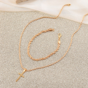 Ensemble Cadeau Collier et Bracelet Chaîne Cubaine Plaqué Or Hip Hop en Gros, Pendentif Croix en Acier Inoxydable pour Hommes - Product Image 5