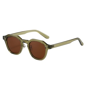 Gafas de Sol Polarizadas TR90 para Hombre y Mujer, Estilo Vintage, Protección UV400, Montura Transparente - Product Image 2