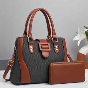 Bolso de Moda de Lujo Hecho a Mano para Mujer, Diseño Diagonal Portátil de Cuatro Piezas con Forro de Poliéster - Product Image 3