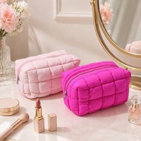 Tas Kosmetik Nylon Quilted Warna Solid Logo Kustom, Tas Makeup Tahan Air, Kapasitas Besar, Tempat Perlengkapan Mandi untuk Perjalanan