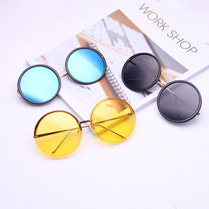 Gafas de Sol Redondas para Mujer K3-9033, Montura Amarilla, Protección UV400 Tipo 3, Lentes AC, Estilo Moderno - Product Image 3