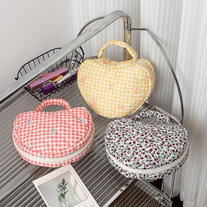 Wahaluu etichetta personalizzata borsa a forma di cuore amore piccolo deposito floreale portatile trapuntato fiori adorabili in borse da viaggio Kit da esterno - Product Image 5