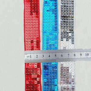 25mm 18m vente en gros bricolage couture paillettes dentelle garnitures <span class=keywords><strong>pas</strong></span> <span class=keywords><strong>cher</strong></span> 5 rangées carré Sequin maille ruban coupe noël perlé dentelle tissu - Product Image 3