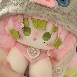 La adorable poupée en coton de 15 cm - <span class=keywords><strong>Figurine</strong></span> <span class=keywords><strong>Mitsuri</strong></span> Kanroji peut être utilisée comme décoration ou offerte en cadeau à des amis. - Product Image 3
