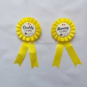 Compre un Pin <span class=keywords><strong>de</strong></span> Solapa <span class=keywords><strong>de</strong></span> Hojalata Amarillo HLC con un Lindo Diseño <span class=keywords><strong>de</strong></span> Abeja, Conjunto <span class=keywords><strong>de</strong></span> Pin <span class=keywords><strong>de</strong></span> Solapa para Mamá Abeja, para Decoración <span class=keywords><strong>de</strong></span> Fiestas <span class=keywords><strong>de</strong></span> Revelación <span class=keywords><strong>de</strong></span> Género - Product Image 5