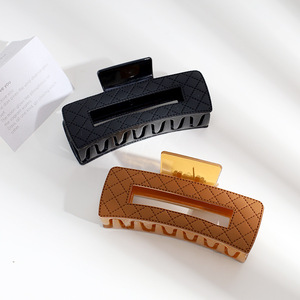 Pinza de Pelo Rectangular de 10.5 cm con Diseño a Cuadros, Envuelta en Cuero PU y Plástico, Accesorio de Moda para Mujeres y Niñas, Otoño-Invierno Europeo - Product Image 6