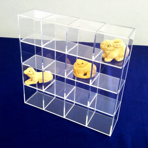 Maßgefertigte 4-Fächer Klare Acryl-Vitrine mit Tür für Kleine Spielfiguren Sonny Angel Kleine Figuren-Accessoires für Spielzeugläden - Product Image 4