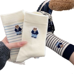 ถุงเท้าข้อกลางลายทางปักลายหมี ระบายอากาศได้ดี สวมใส่สบายๆ ทุกวัน แฟชั่นวัยรุ่นสำหรับผู้หญิง - Product Image 4