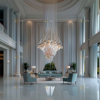 Lustre en verre en cascade à cubes, grand luminaire suspendu personnalisé à plusieurs cubes pour hall d'hôtel, villa, foyer à double hauteur