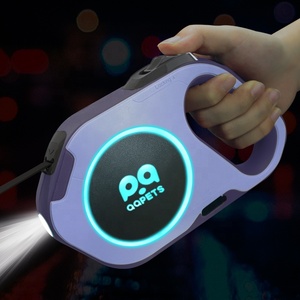 Guinzaglio per cani Premium LED con personalizzazione del Logo con cavo in Nylon rotante a 360 ° e caricatore USB - Product Image 4