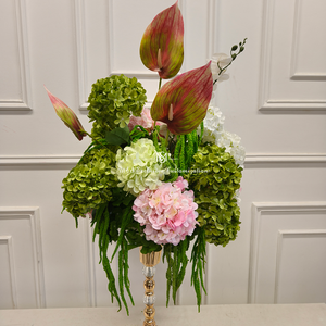 Elegante Arreglo Floral Artificial <span class=keywords><strong>de</strong></span> Hortensias Verdes y Rosas, Orquídeas Blancas y Flores Exóticas sobre un Soporte Dorado - Product Image 2