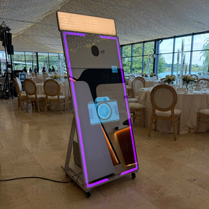 Cabina de Fotos con Espejo Táctil de 32 Pulgadas con Cámara Impresora y Flight Case Portátil para <span class=keywords><strong>Eventos</strong></span> de Boda - Product Image 1