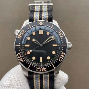 Reloj Mecánico para Hombre, Nuevo Modelo con Logotipo Personalizado OEM, Función de Alarma y Buceo, Resistente al Agua 30 bar, Acero Inoxidable de Lujo con Cristal de Zafiro - Product Image 1