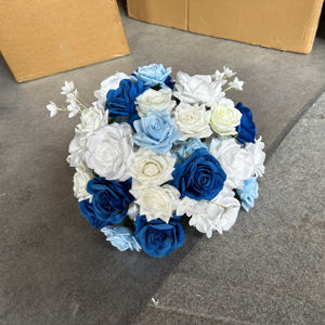 D-FB249 Centro de mesa con bola de flores azules para boda, centros de mesa con bola de flores blancas de lujo, bola de flores de seda para decoración de eventos, gran venta. - Product Image 1