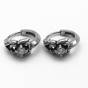 Pendientes florales con clip yunnique de acero inoxidable con engaste de diamantes blancos, regalo para mujer - Product Image 1
