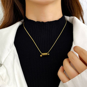 Collier pendentif à ressort en acier inoxydable 316L plaqué or 18 carats, résistant à l'eau et inaltérable, avec logo personnalisé, pour femme - Product Image 4
