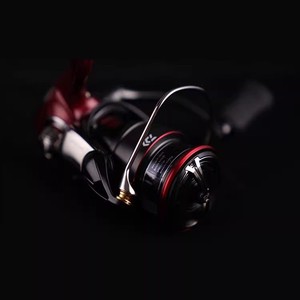 รอกสปินนิ่ง <span class=keywords><strong>DAIWA</strong></span> <span class=keywords><strong>FUEGO</strong></span> 25 รุ่นใหม่ อเนกประสงค์ น้ำหนักเบา สำหรับตกปลาด้วยเหยื่อปลอม ตีไกล ใช้ได้ทั้งมือซ้ายและมือขวา - Product Image 4